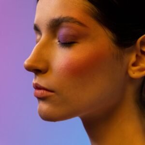 Blush Placement Techniques Change Face Shape Without Surgery